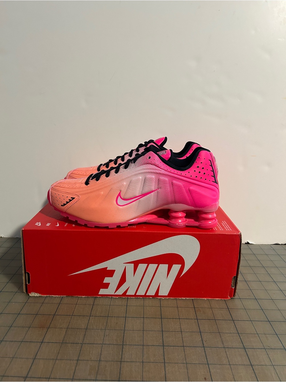 Nike Shox R4 AB ‘Hyper Pink Black’ Womens